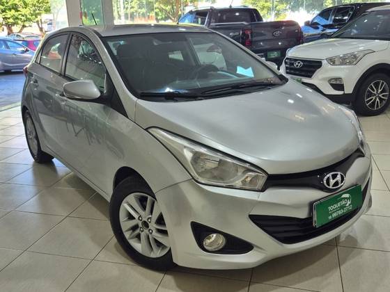 HYUNDAI HB20 1.6 PREMIUM 16V FLEX 4P AUTOMÁTICO HYUNDAI HB20 1.6 PREMIUM 16V FLEX 4P AUTOMÁTICO